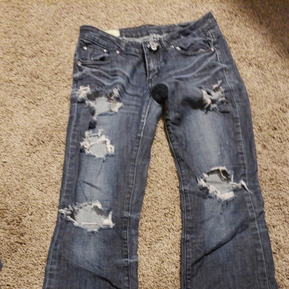 Embroidered Jeans - Picture 2 of 3